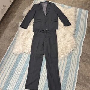 Boys Geoffrey Beene suit